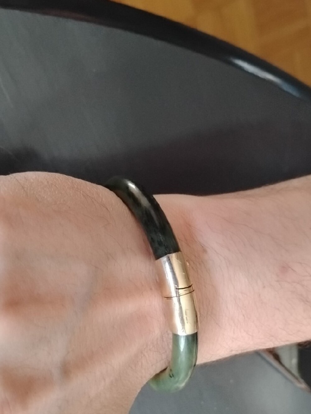 Green Jade Bangle Bracelet with Gold Accents - Picture 5 of 6